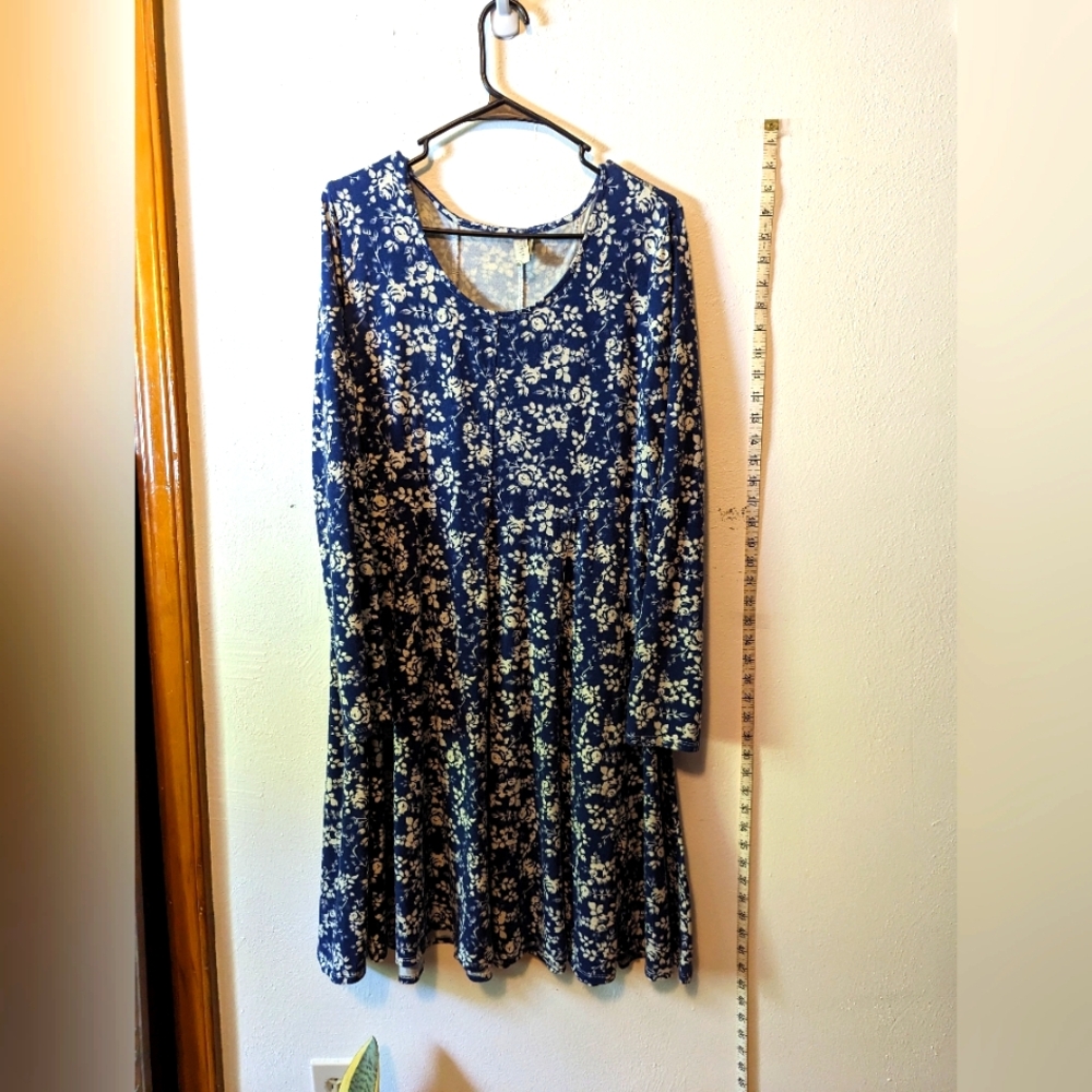 Dress by Sahalie, blue and cream flower pattern 3 quarter length long sleeves.